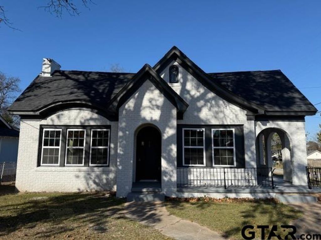 1512 E HOUSTON ST, Tyler, TX 75702