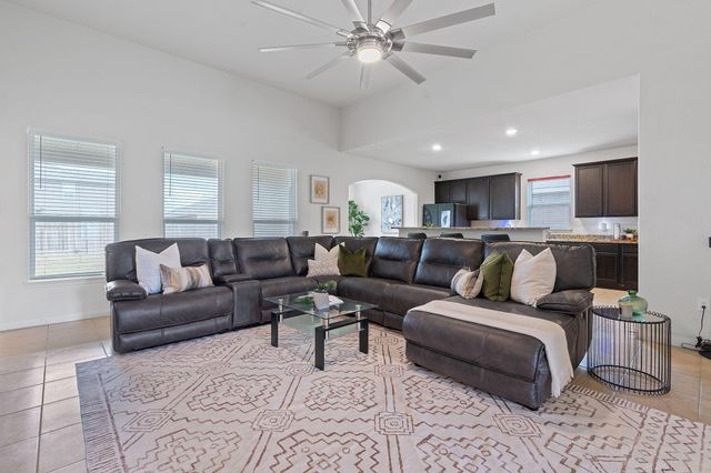 1336 Twin Estates DR, Kyle, TX 78640