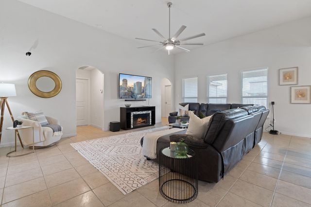 1336 Twin Estates DR, Kyle, TX 78640