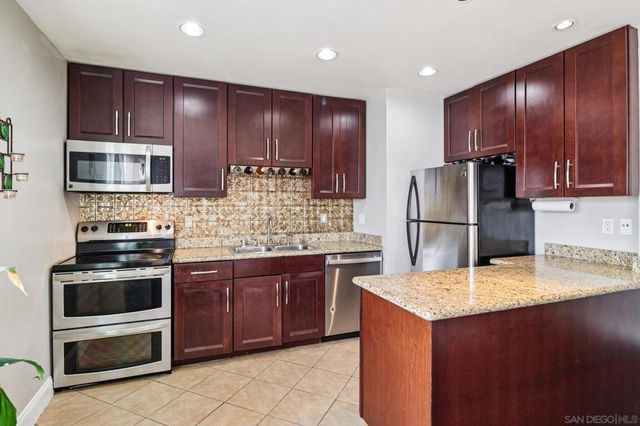 2266 Grand 23, San Diego, CA 92109