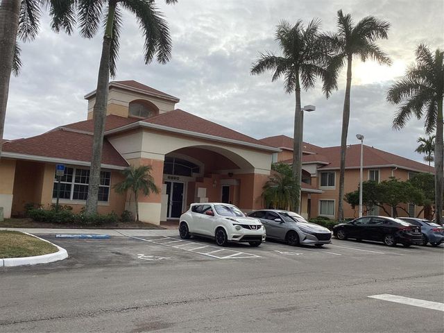 6900 SW 39th Street 308j, Davie, FL 33314