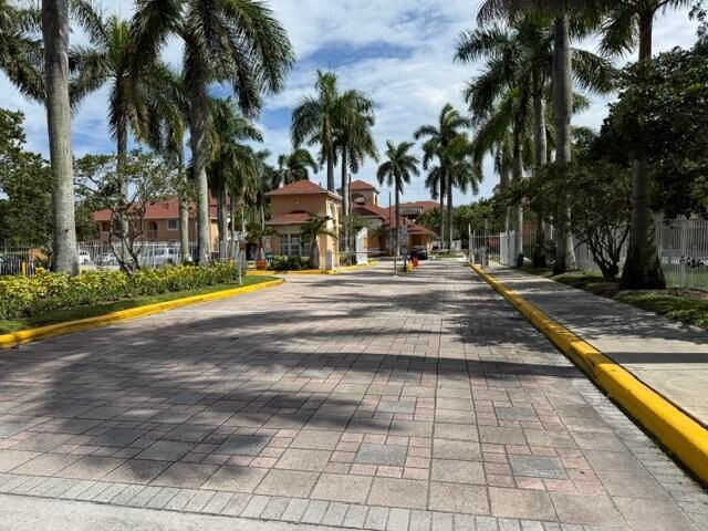 6900 SW 39th Street 308j, Davie, FL 33314