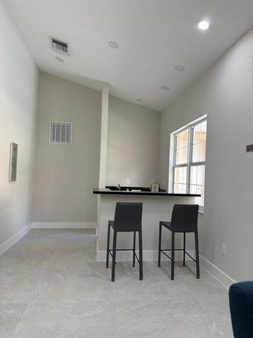 6900 SW 39th Street 308j, Davie, FL 33314
