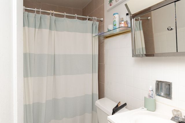 2616 N Marshfield Avenue 2F, Chicago, IL 60614