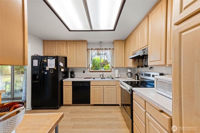 5708 78th Street E, Puyallup, WA 98371