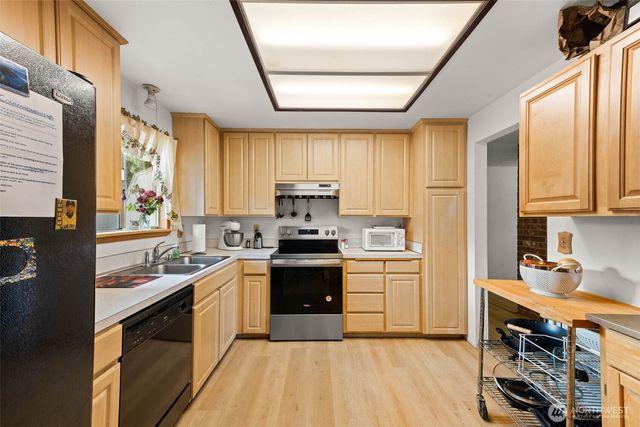 5708 78th Street E, Puyallup, WA 98371