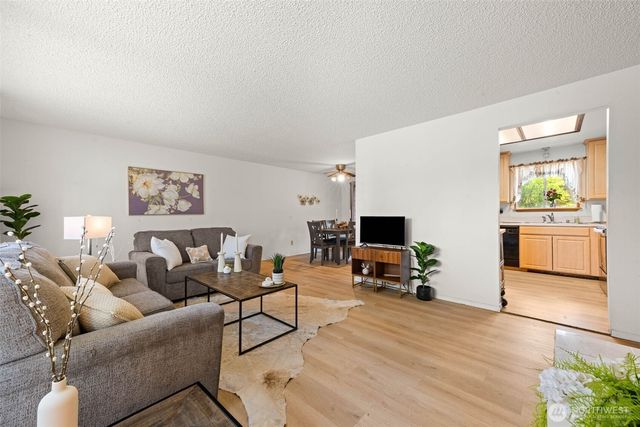 5708 78th Street E, Puyallup, WA 98371