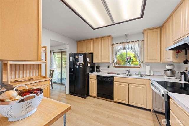 5708 78th Street E, Puyallup, WA 98371