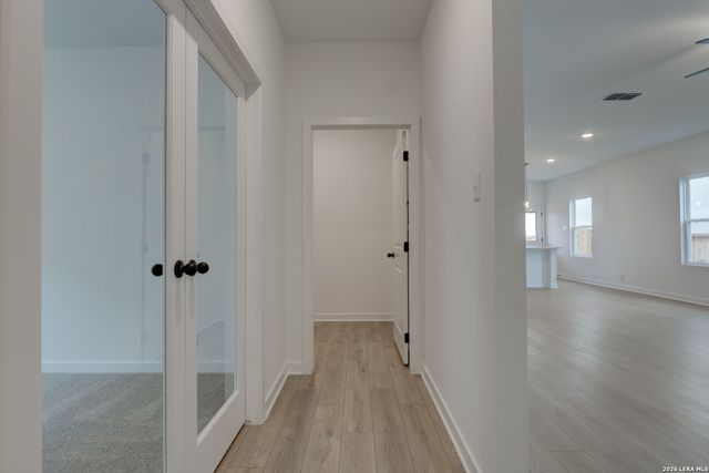 191 Peeps Ct., Adkins, TX 78101