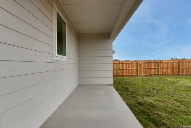 191 Peeps Ct., Adkins, TX 78101