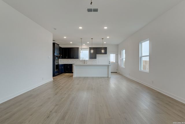 191 Peeps Ct., Adkins, TX 78101