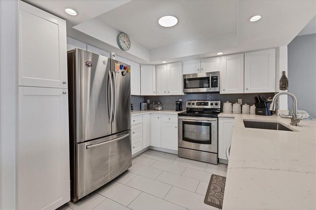 101 S GULFSTREAM AVENUE 15E, Sarasota, FL 34236