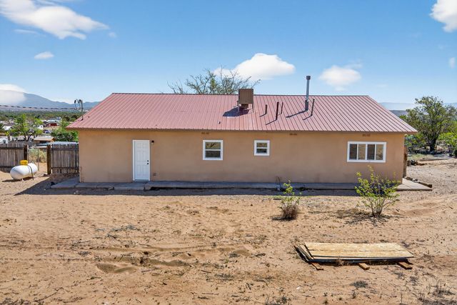 6707 Wills Way SW, Albuquerque, NM 87121