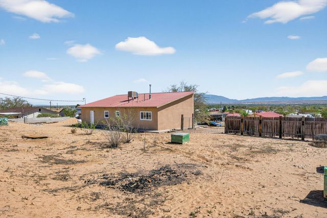 6707 Wills Way SW, Albuquerque, NM 87121