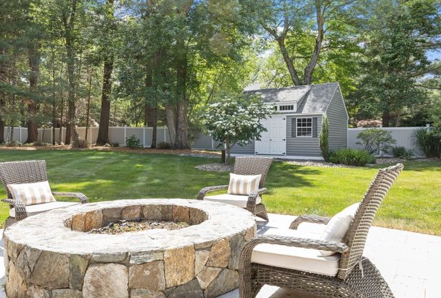 5 Wildebrook Rd, Medway, MA 02053