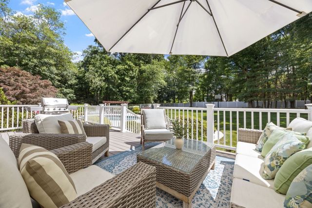 5 Wildebrook Rd, Medway, MA 02053