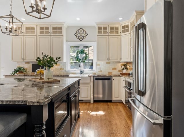 5 Wildebrook Rd, Medway, MA 02053