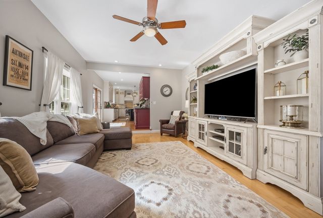 5 Wildebrook Rd, Medway, MA 02053
