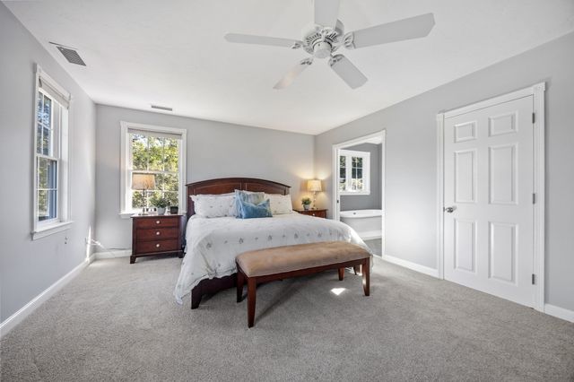 5 Wildebrook Rd, Medway, MA 02053