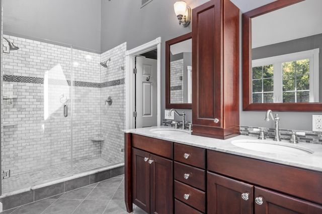 5 Wildebrook Rd, Medway, MA 02053