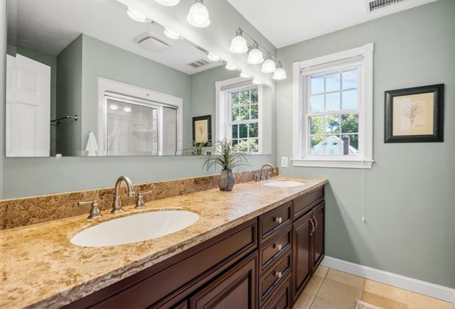 5 Wildebrook Rd, Medway, MA 02053