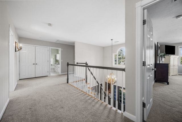 5 Wildebrook Rd, Medway, MA 02053
