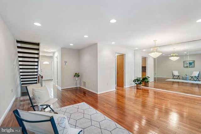 6937 COPPERBEND LN, Baltimore, MD 21209