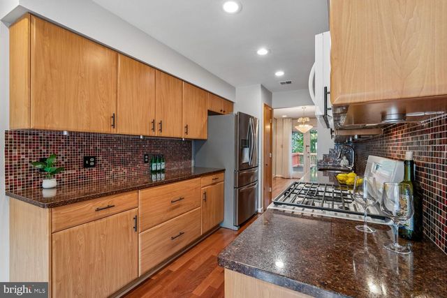 6937 COPPERBEND LN, Baltimore, MD 21209