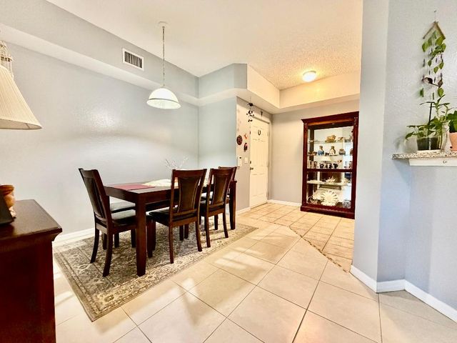 330 Crestwood Circle N 202, Royal Palm Beach, FL 33411
