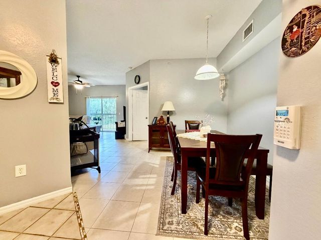 330 Crestwood Circle N 202, Royal Palm Beach, FL 33411