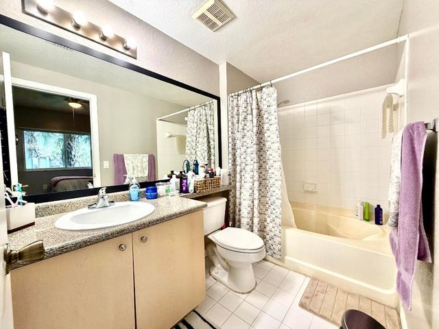 330 Crestwood Circle N 202, Royal Palm Beach, FL 33411