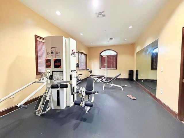 330 Crestwood Circle N 202, Royal Palm Beach, FL 33411