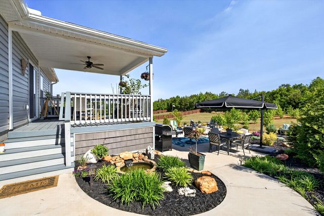 156 Thorn Creek Dr, Gaffney, SC 29341