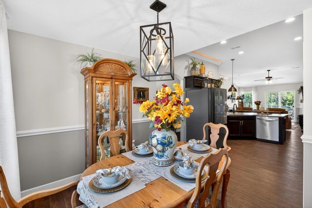 156 Thorn Creek Dr, Gaffney, SC 29341