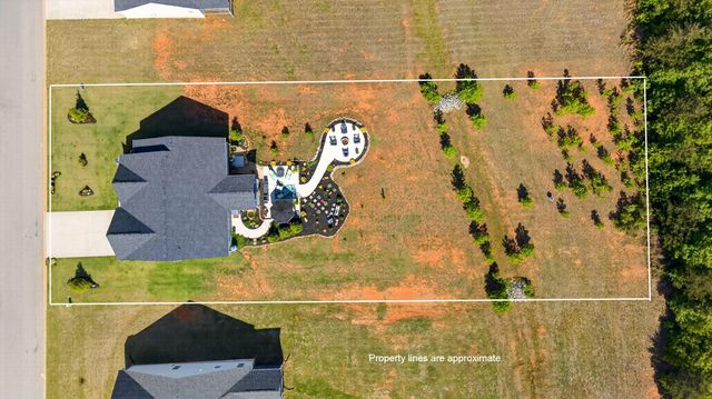 156 Thorn Creek Dr, Gaffney, SC 29341