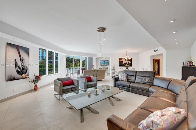 21200 The Point 403, Aventura, FL 33180