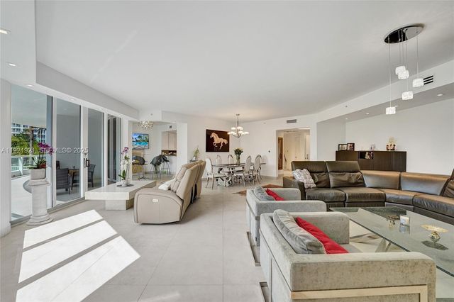 21200 The Point 403, Aventura, FL 33180