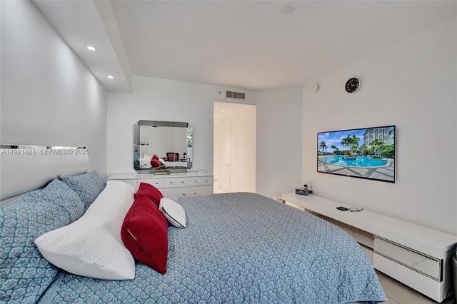 21200 The Point 403, Aventura, FL 33180