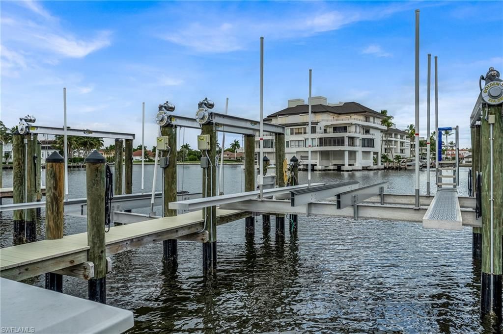 4450 Gulf Shore BLVD N, NAPLES, FL 34103 — exterior