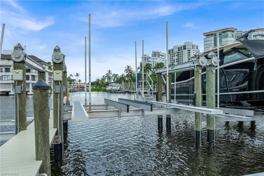 4450 Gulf Shore BLVD N, NAPLES, FL 34103 — photo 2