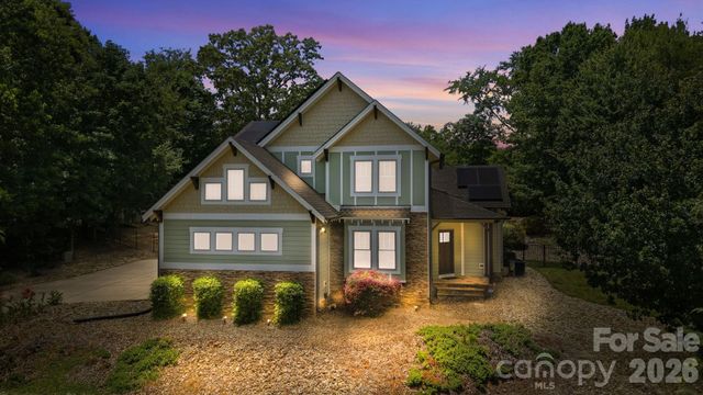 1104 Sawtooth Oak Lane, Belmont, NC 28012