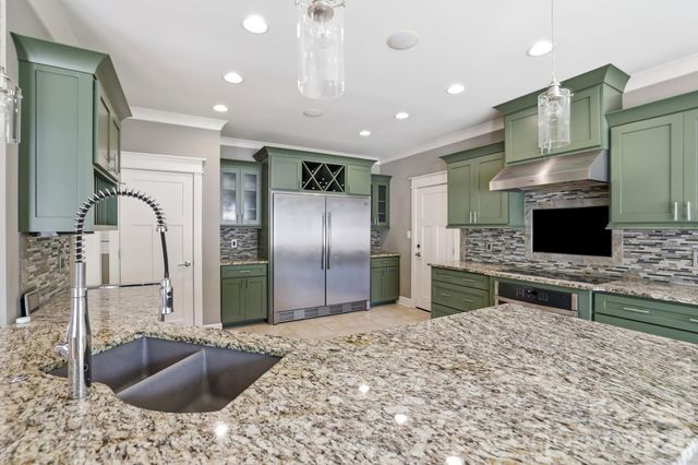 1104 Sawtooth Oak Lane, Belmont, NC 28012