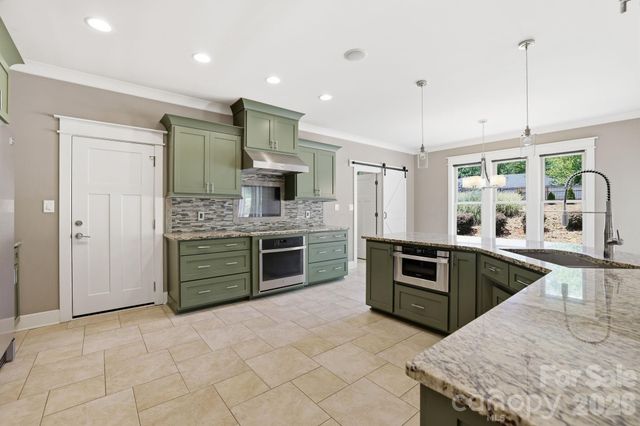 1104 Sawtooth Oak Lane, Belmont, NC 28012