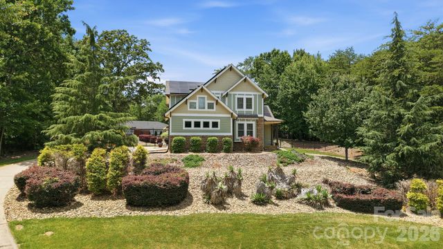 1104 Sawtooth Oak Lane, Belmont, NC 28012