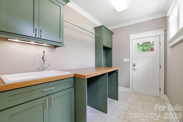 1104 Sawtooth Oak Lane, Belmont, NC 28012