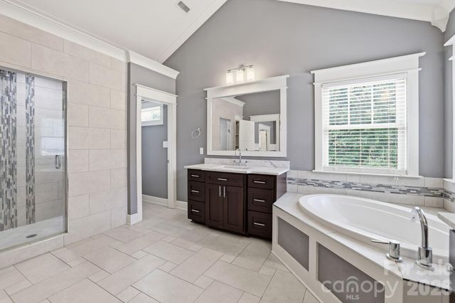 1104 Sawtooth Oak Lane, Belmont, NC 28012