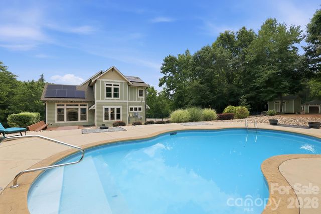 1104 Sawtooth Oak Lane, Belmont, NC 28012