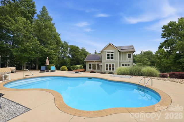 1104 Sawtooth Oak Lane, Belmont, NC 28012