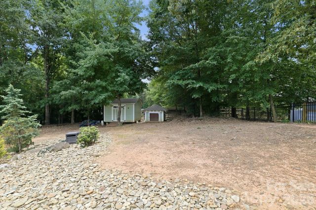 1104 Sawtooth Oak Lane, Belmont, NC 28012