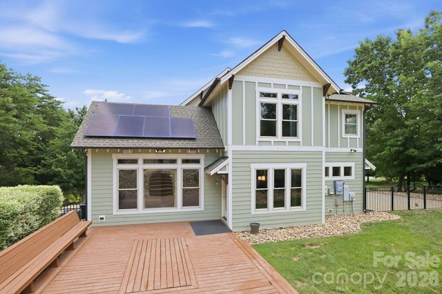 1104 Sawtooth Oak Lane, Belmont, NC 28012